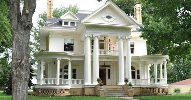 Revival farmhouse