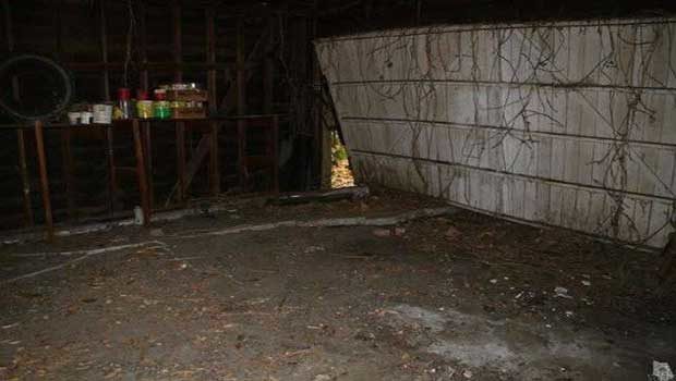 decrepit Los Angeles house
